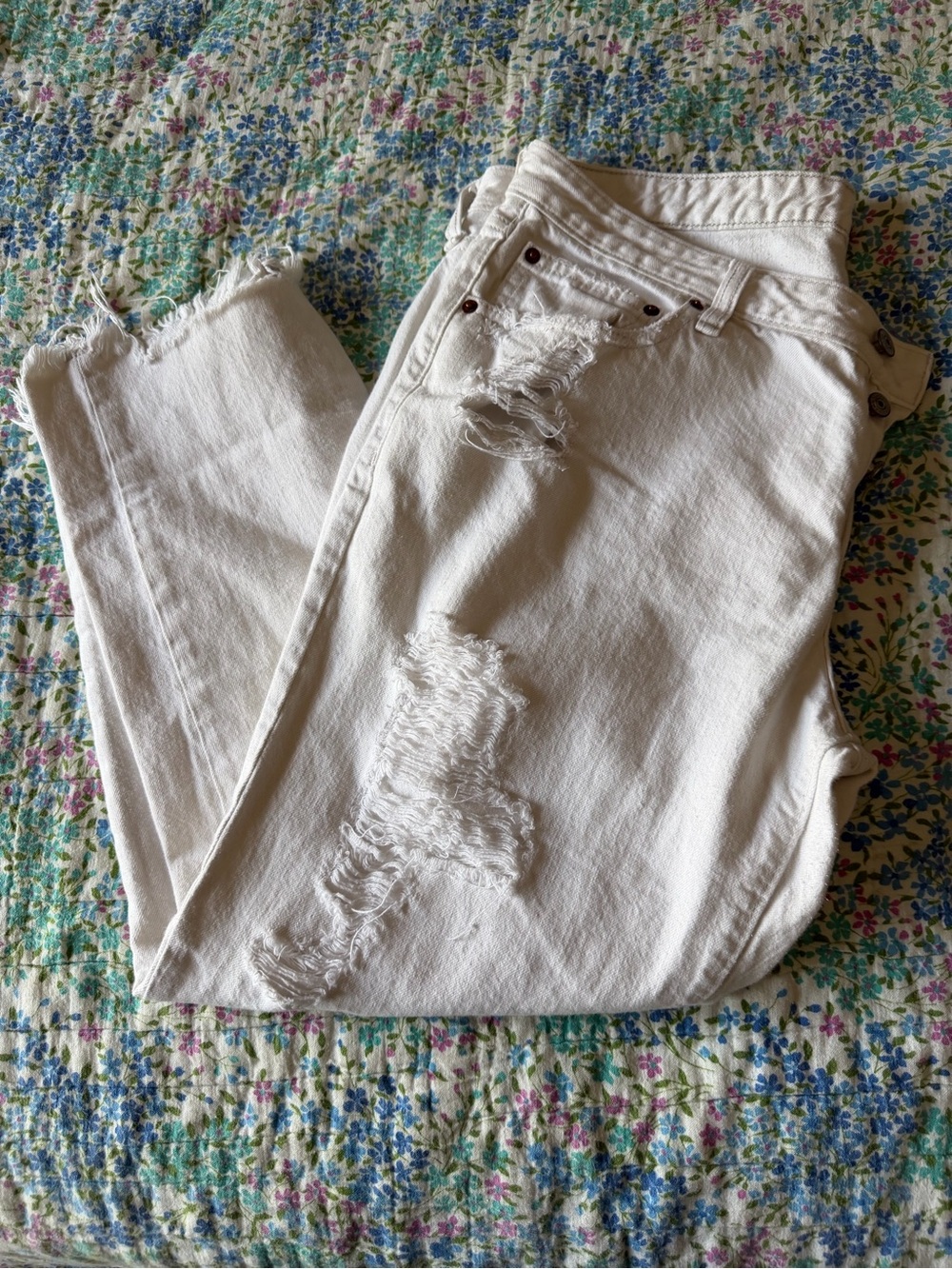 Abercrombie & Fitch White Distressed Cropped Jeans